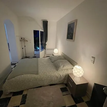 Plein Centre Avec Jardin Апартаменти