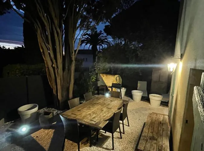 Apartment Plein Centre Avec Jardin Saint-Tropez